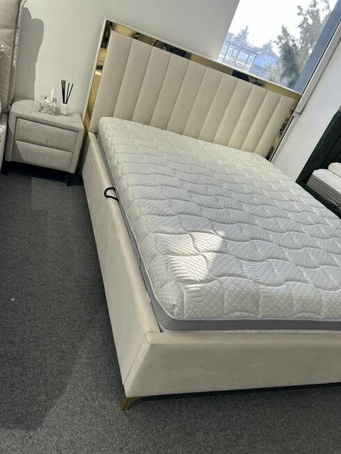 Łóżko tapicerowane 160x200cm z pojemnikiem