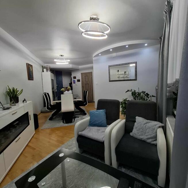 Na sprzedaż przestronne mieszkanie 81 m²