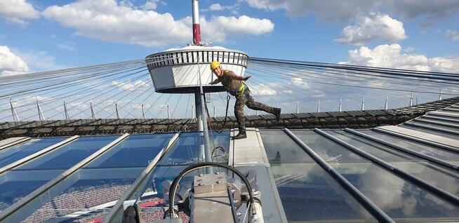 Przyjmę zlecenia na mycia elewacji, dachów, okien i kostki b