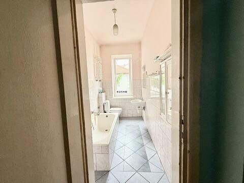 Dom Warszawa Włochy, Włochy