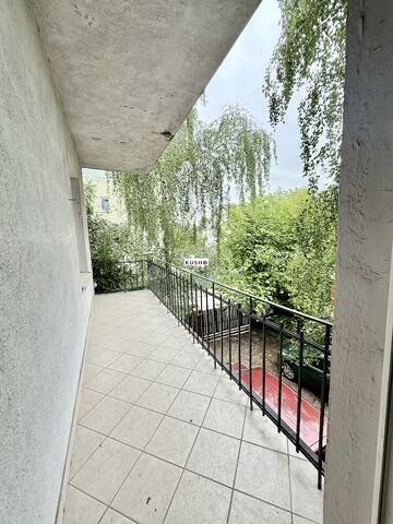 Dom Warszawa Włochy, Włochy