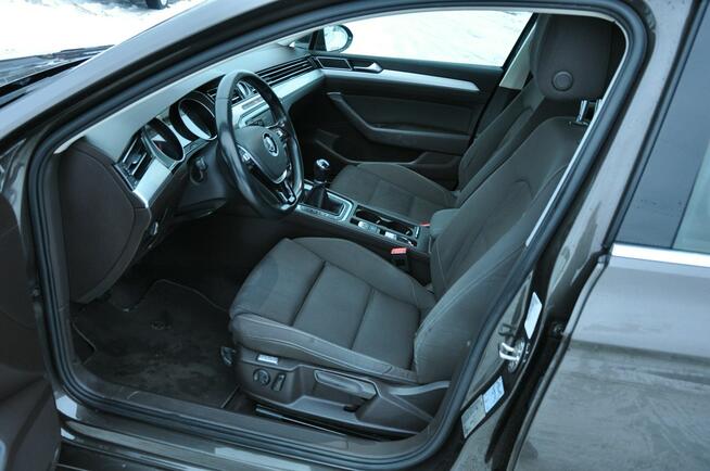 Volkswagen Passat 1.8TSI 180KM Manual-6G Comfortline SalonPL Ledy CzujnikiPark. Navi