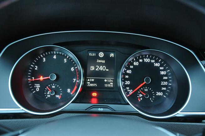 Volkswagen Passat 1.8TSI 180KM Manual-6G Comfortline SalonPL Ledy CzujnikiPark. Navi