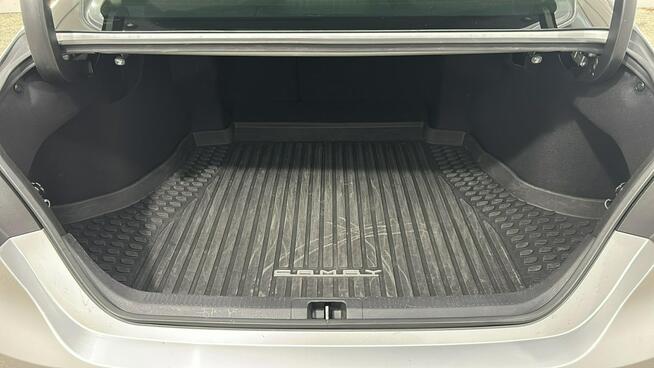 Toyota Camry 2.5 Hybrid Prestige CVT