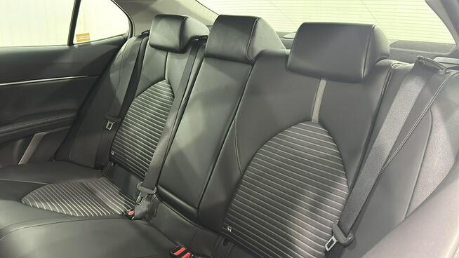 Toyota Camry 2.5 Hybrid Prestige CVT