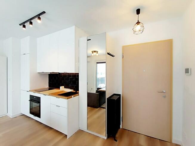 Klimatyzowane 30 m², balkon– Batalionów Chłopskich