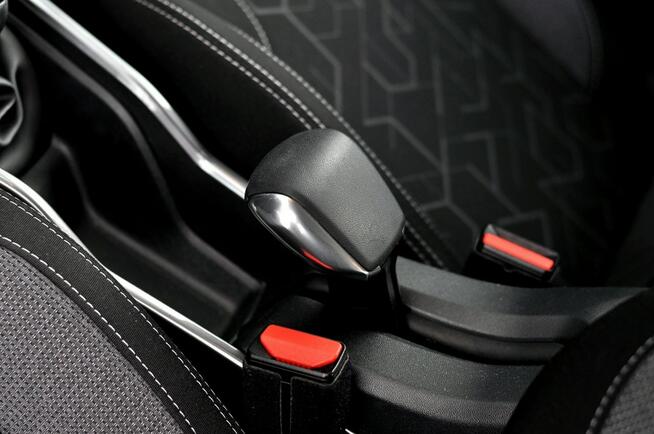 Peugeot 2008 _1.2T 110 KM Lift Navi Led Klima Parktronik_