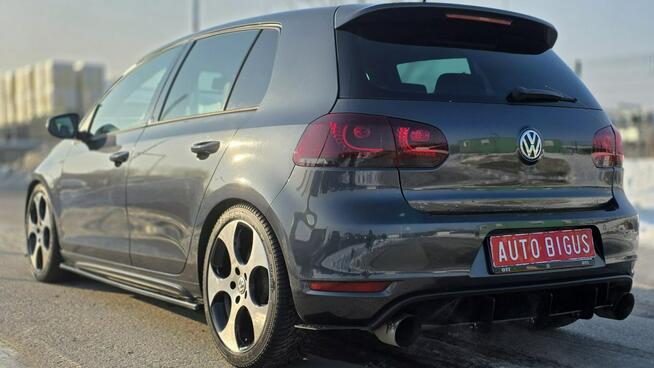 Volkswagen Golf navi GTi climatronic automat 210 koni xsenon