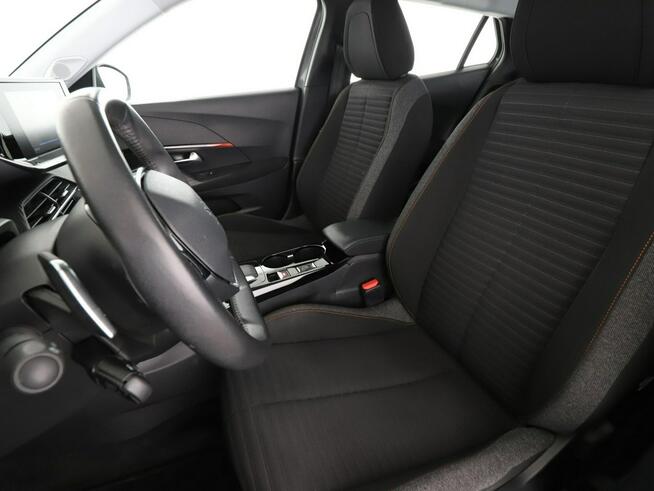 Peugeot 2008 automat LED klima auto kamera i czujniki parkowania