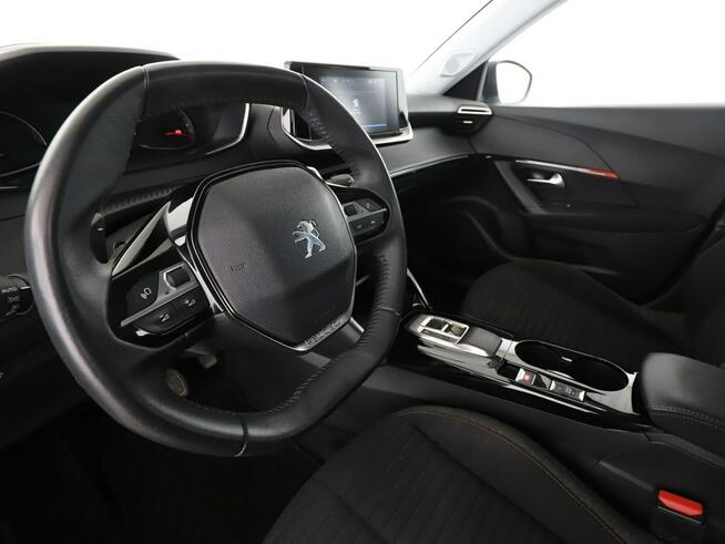 Peugeot 2008 automat LED klima auto kamera i czujniki parkowania