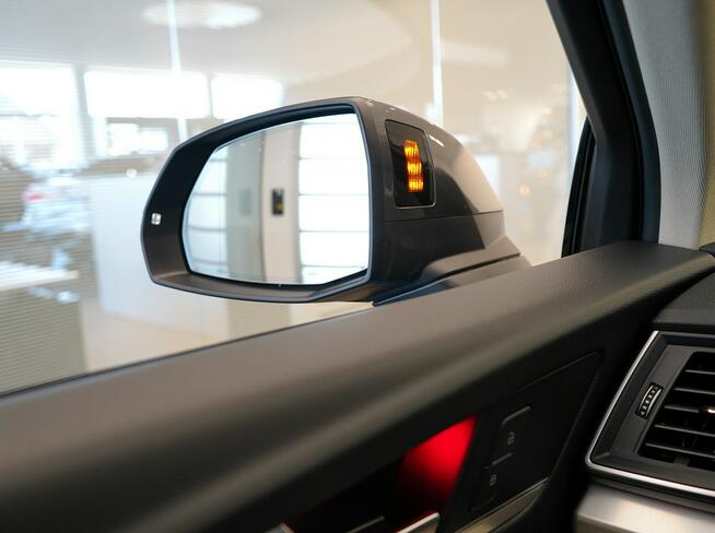 Audi Q5 45 TFSI Quattro VirtualPlus Matrix Pneumatyka TempomatACC Hak Ambiente