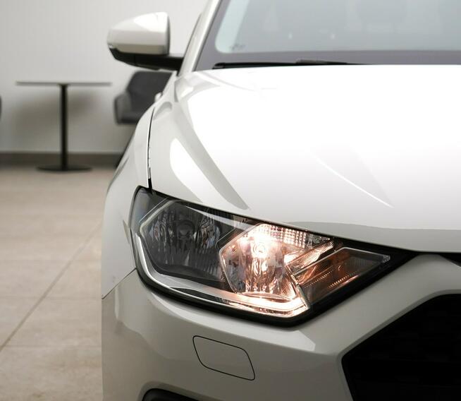 Audi A1 30 TFSI 110KM manual Smartphone interface klimatyzacja