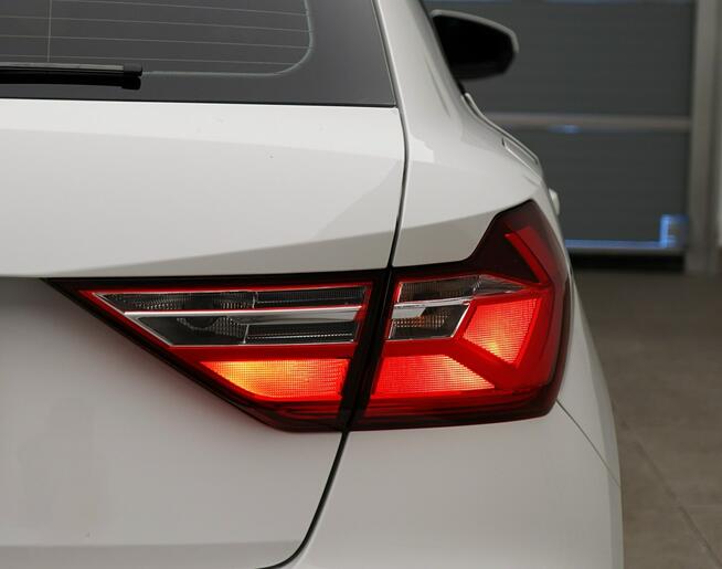 Audi A1 30 TFSI 110KM manual Smartphone interface klimatyzacja