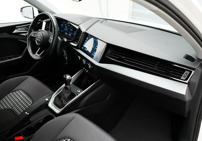 Audi A1 30 TFSI 110KM manual Smartphone interface klimatyzacja