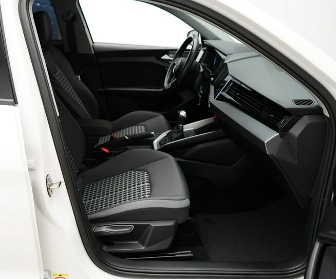 Audi A1 30 TFSI 110KM manual Smartphone interface klimatyzacja