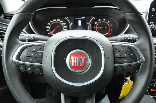 Fiat Tipo 1.4 95KM hatchback LED Navi Kamera Czujniki Alufelgi