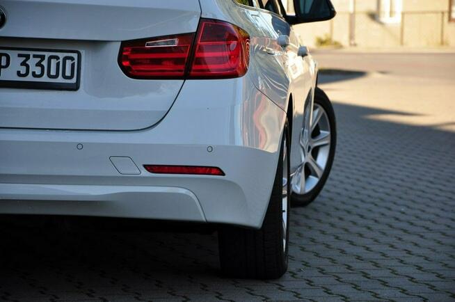 BMW 330 3,0D 258KM Xenon Led Navi Head Up PDC Panorama Skóry z DE !!