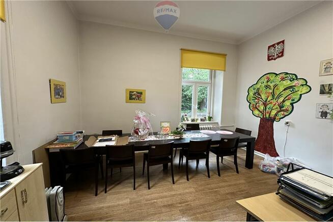 Obiekt Lokal 250 m² z ogrodem i parkingiem