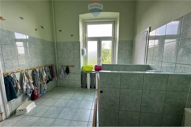 Obiekt Lokal 250 m² z ogrodem i parkingiem