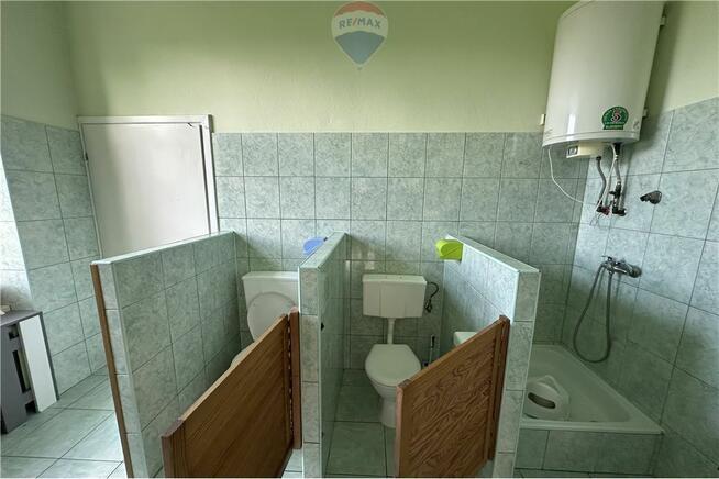 Obiekt Lokal 250 m² z ogrodem i parkingiem