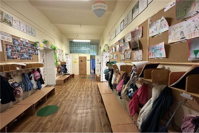 Obiekt Lokal 250 m² z ogrodem i parkingiem