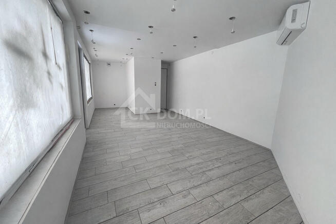 Na sprzedaż budynek handlowo-usługowy w Staszowie