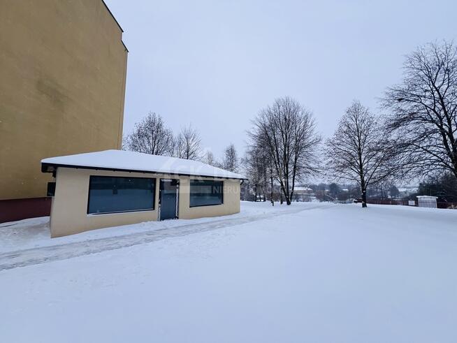 Na sprzedaż budynek handlowo-usługowy w Staszowie