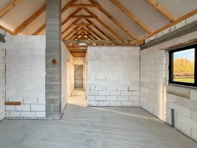 WYJĄTKOWY DOM Z ANTRESOLĄ BLISKO STASZOWA