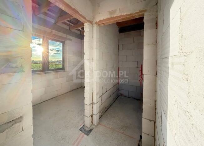 WYJĄTKOWY DOM Z ANTRESOLĄ BLISKO STASZOWA