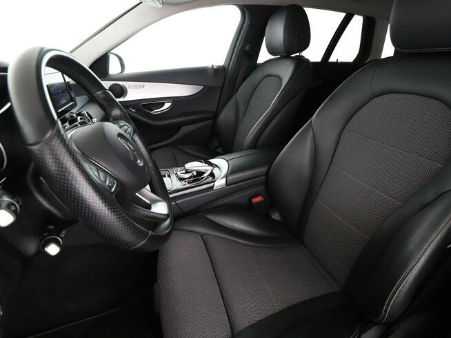 Mercedes C 180 automat półskóra navi klima auto grzane fotele czujniki parkowania