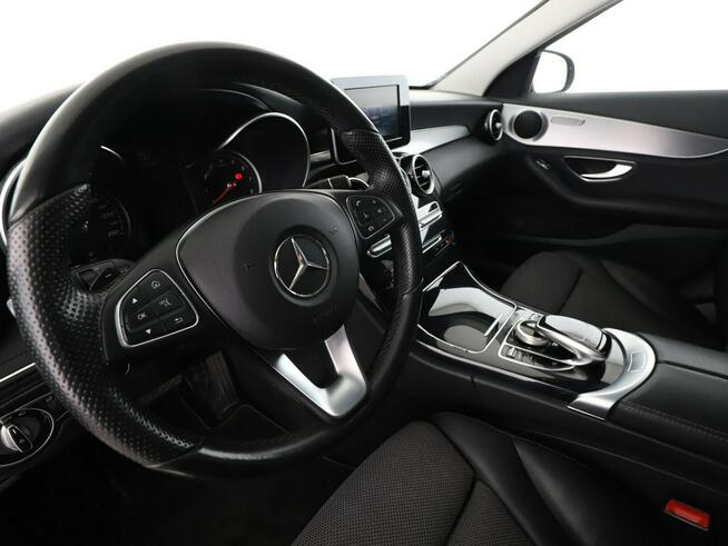 Mercedes C 180 automat półskóra navi klima auto grzane fotele czujniki parkowania