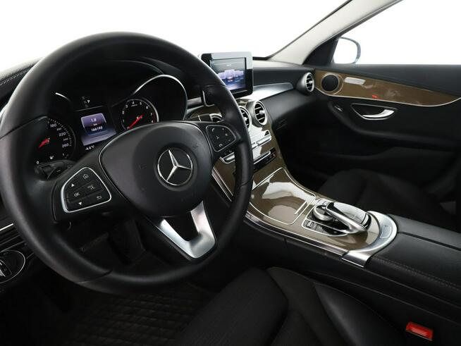 Mercedes C 180 4x4 full LED navi klima auto kamera i czujniki parkowania panorama grz