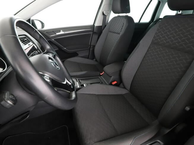 Volkswagen Golf DSG klima auto navi grzane fotele czujniki parkowania