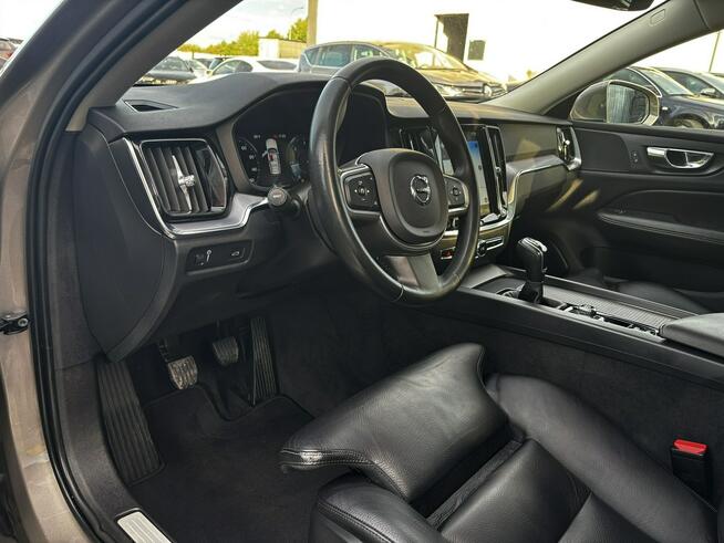 Volvo V60 Momentum 2.0D 150km SKÓRA full led NAVI kamera 2021 FV23%