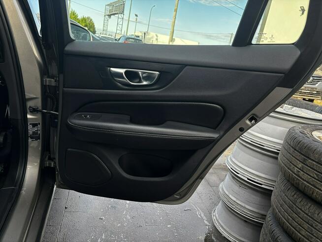 Volvo V60 Momentum 2.0D 150km SKÓRA full led NAVI kamera 2021 FV23%