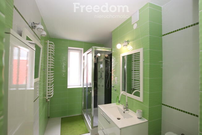 Dom z osobnym mieszkaniem i 3 budynkami gospod.