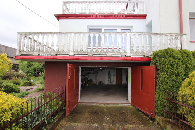 Dom z osobnym mieszkaniem i 3 budynkami gospod.