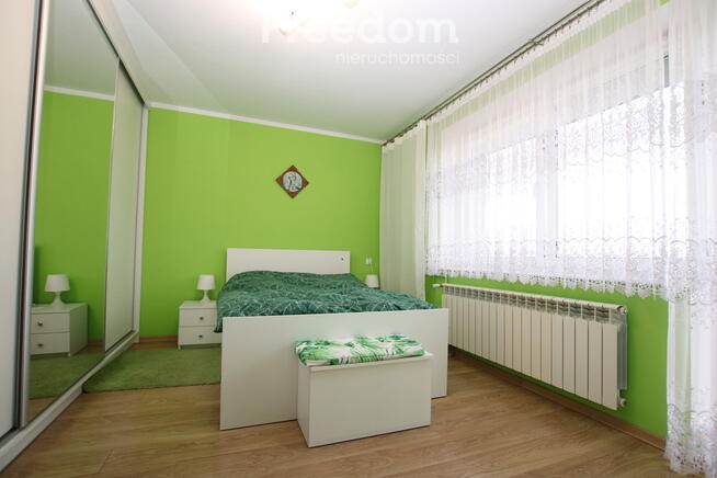 Dom z osobnym mieszkaniem i 3 budynkami gospod.