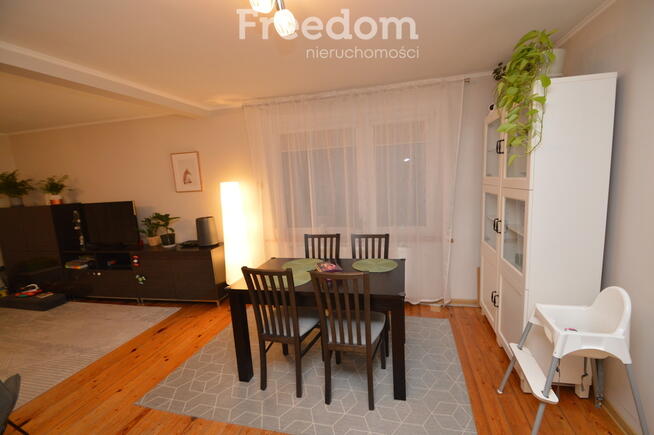 Przytulny dom w mieście.