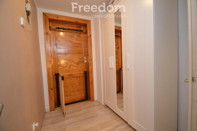 Przytulny dom w mieście.