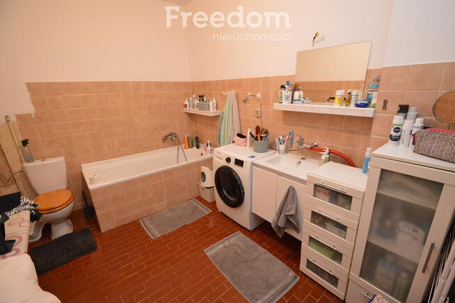 Przytulny dom w mieście.