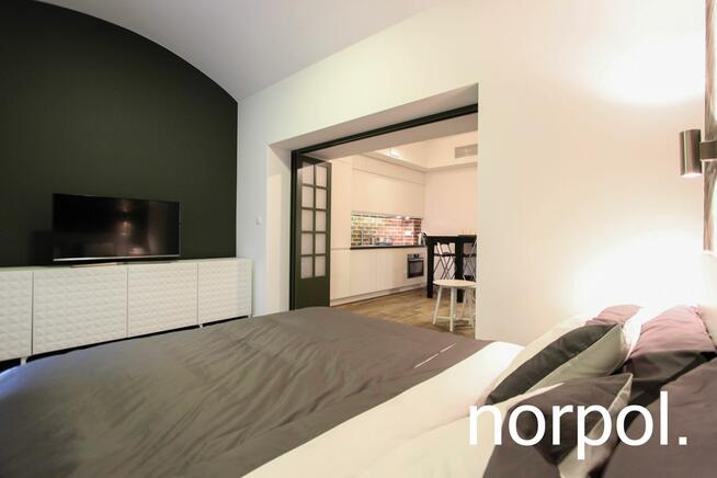 Angel Wawel, mieszkanie typu studio z wydzieloną sypialnią i małym tarasem