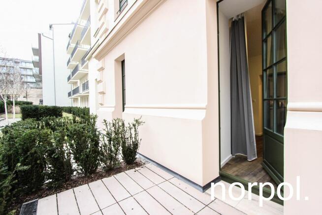 Angel Wawel, mieszkanie typu studio z wydzieloną sypialnią i małym tarasem