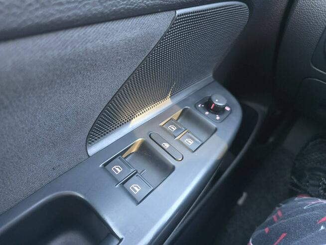 Volkswagen Golf 1.6 TDI 105 KM, Klimatyzacja, Alufelgi, Isofix, Komputer, Relingi