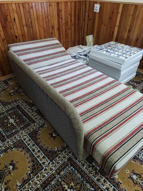 Kanapa jednoosobowa, leżanka, szezlong