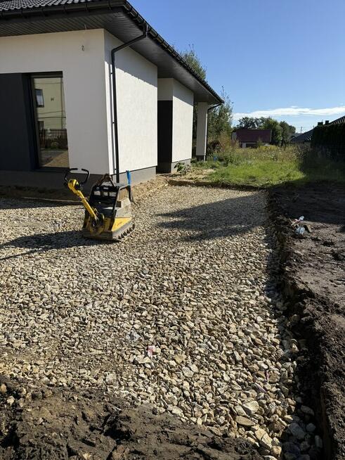 Roboty ziemne usługi koparką