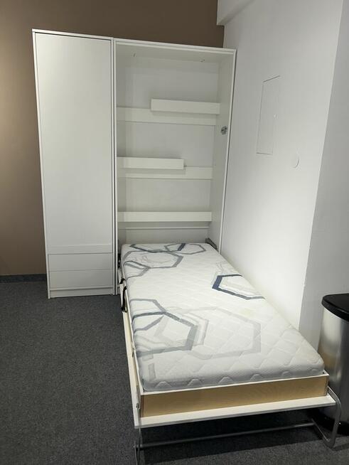 Zestaw: półkotapczan+szafa+materac