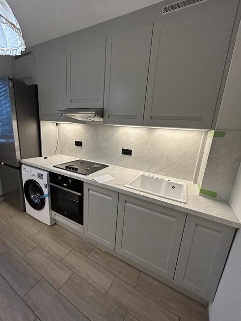 Składanie mebli z paczek i usługi stolarskie