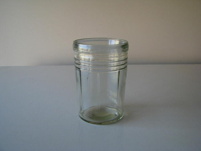 Szklanka musztardówka – wspomnienie PRL