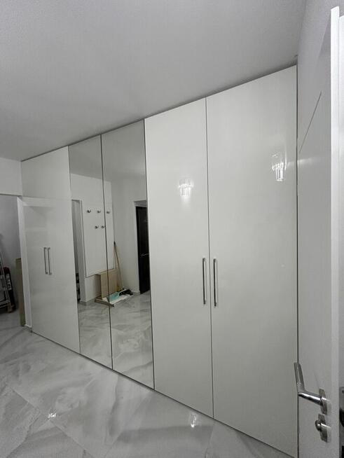 Składanie mebli z paczek i usługi stolarskie